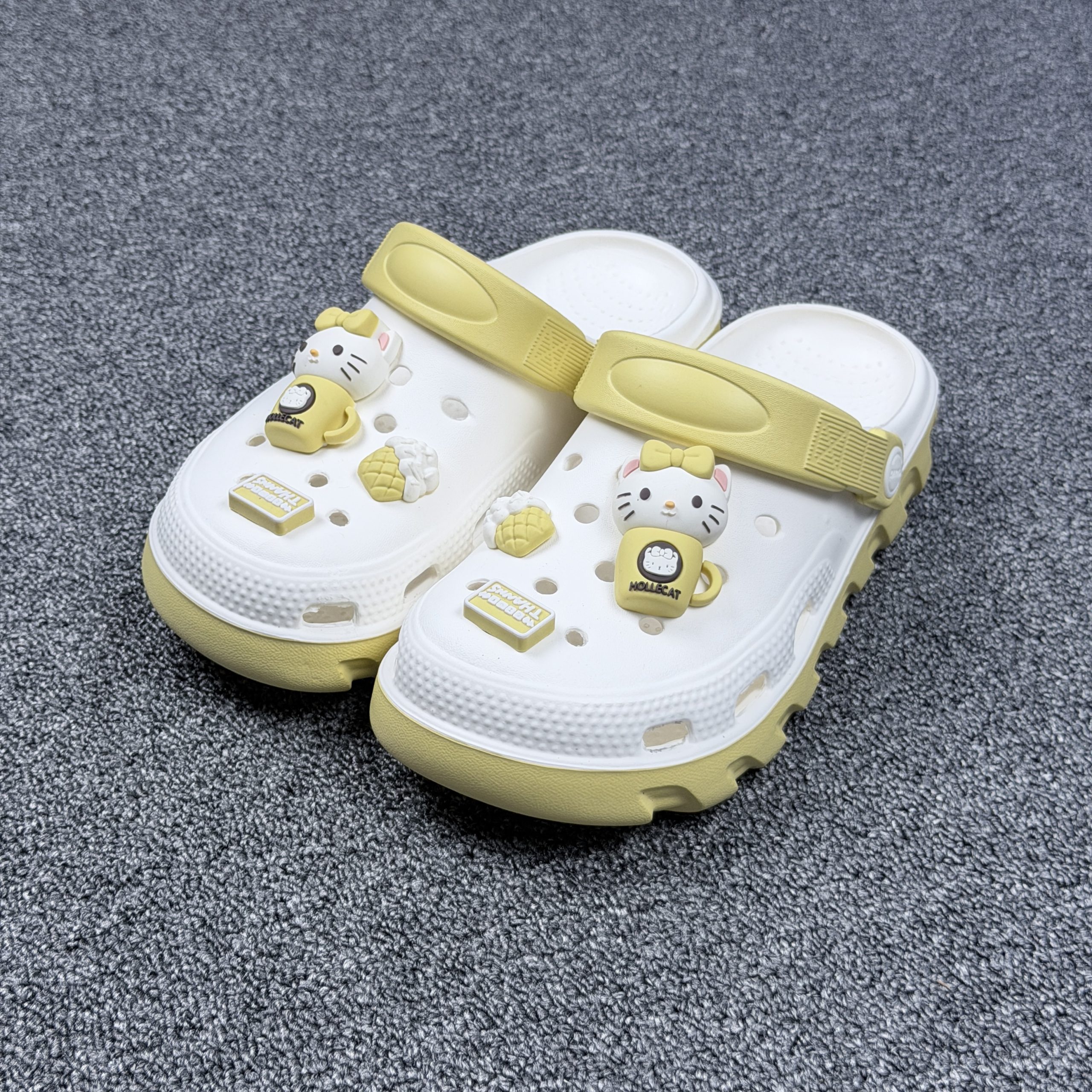 IMG_5845 KIDS CROCS-26-217D(YELLOW) - Image 1