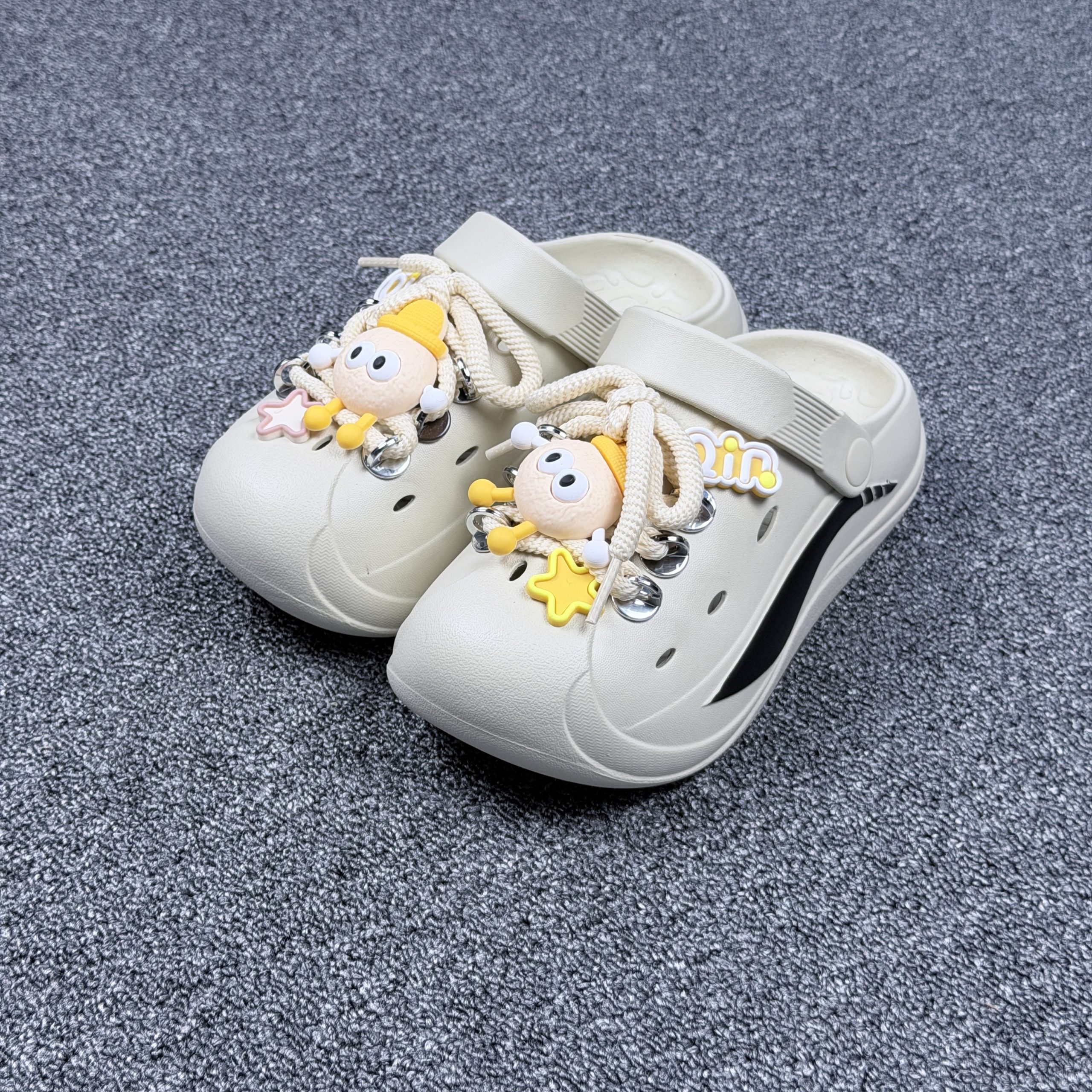 IMG_5857 KIDS CROCS-1918C(BEIEG) - Image 1