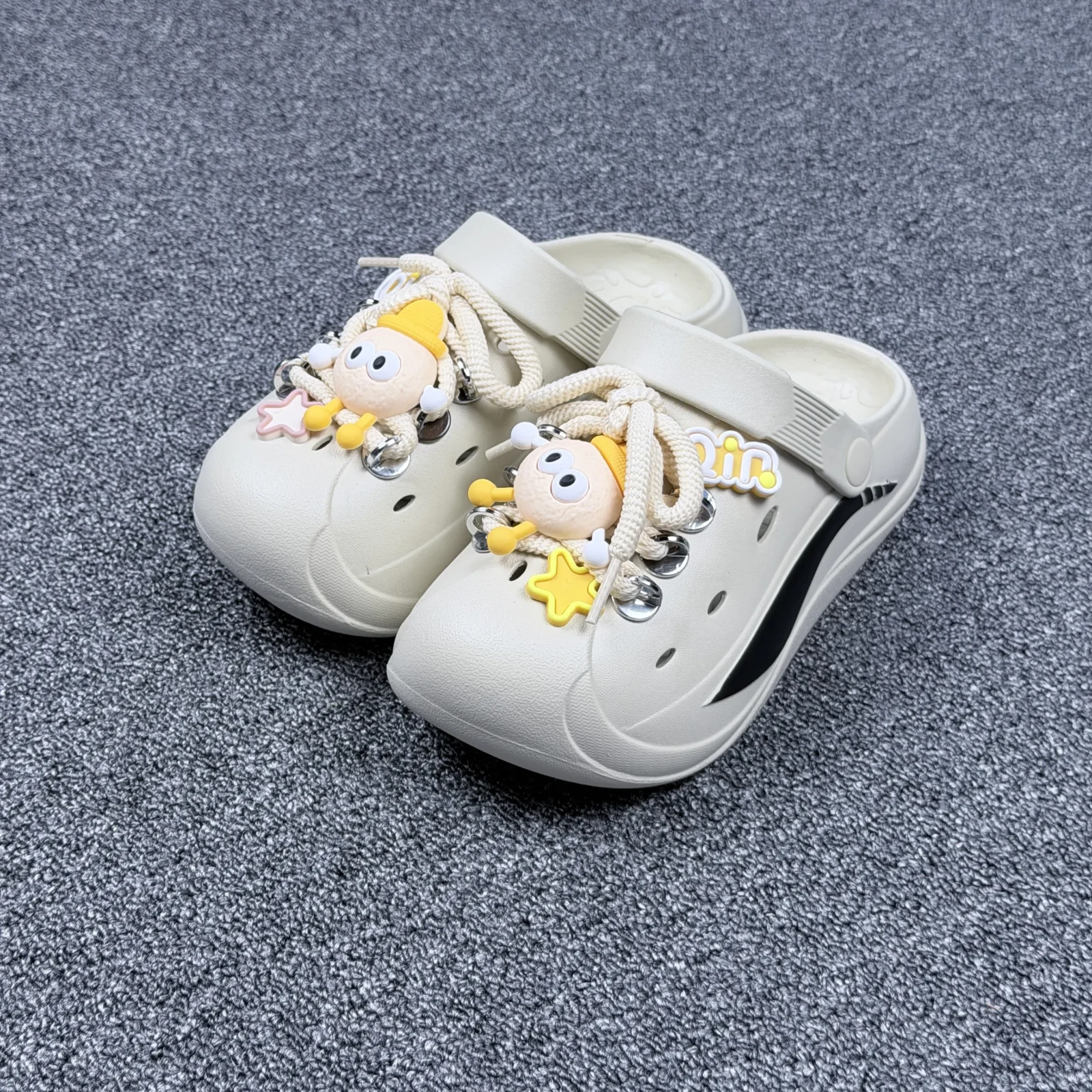 IMG_5857 KIDS CROCS-1918C(BEIEG) - Image 1