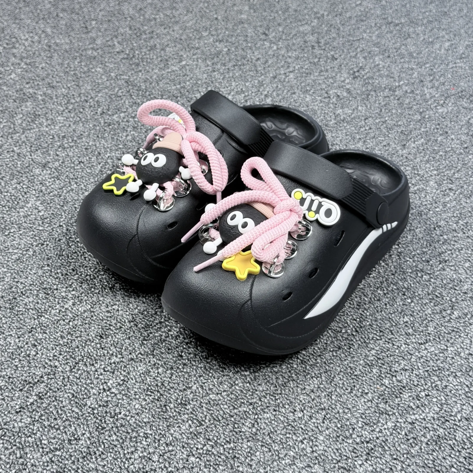 IMG_5863 KIDS CROCS-1918C(BLACK) - Image 1
