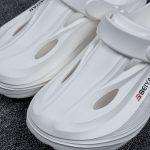 MENS CROCS-1-880A (WHITE) - Image 4