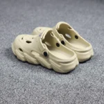 MENS CROCS-8881(BEIGE) - Image 3