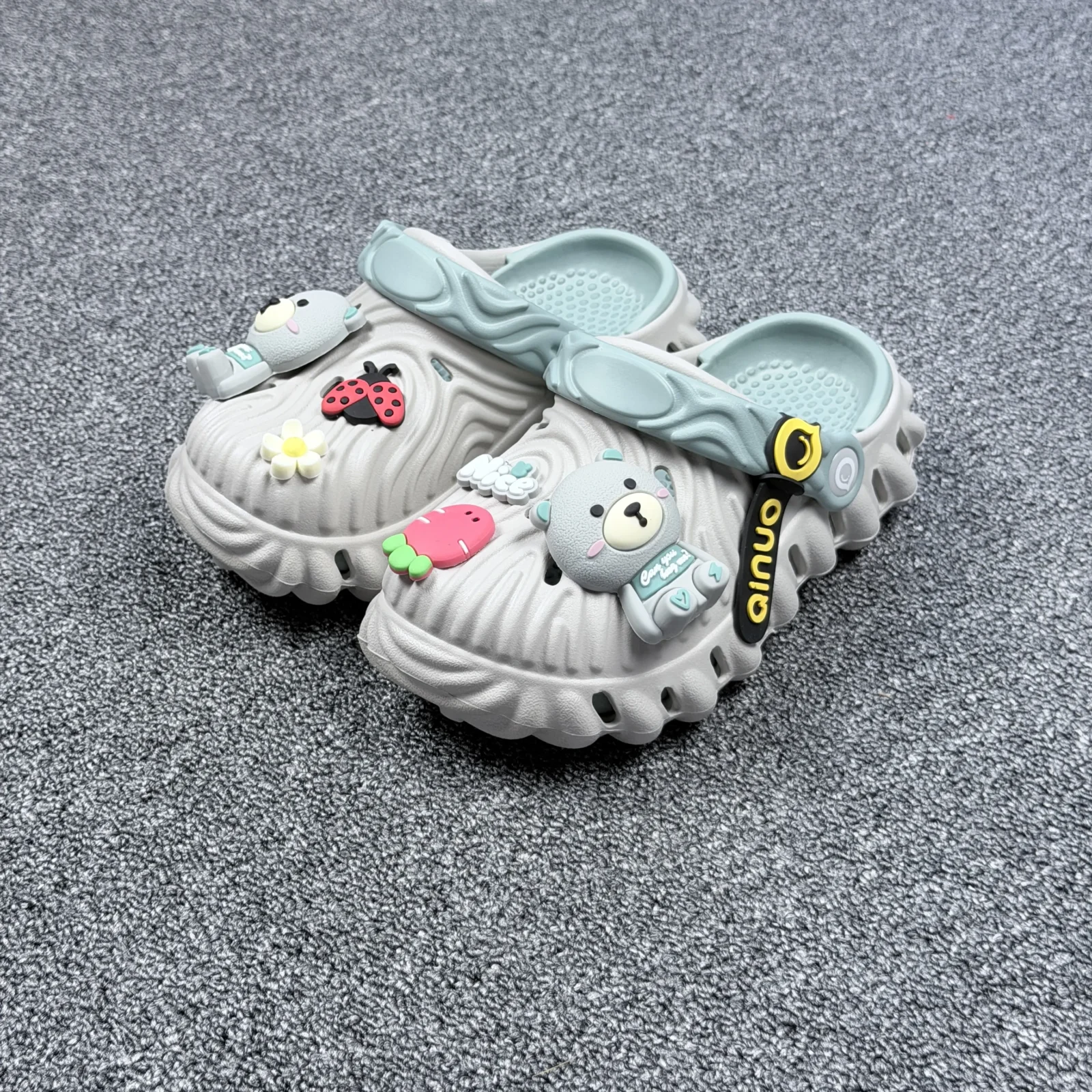 IMG_5875 KIDS CROCS-1853C(ASH) - Image 1